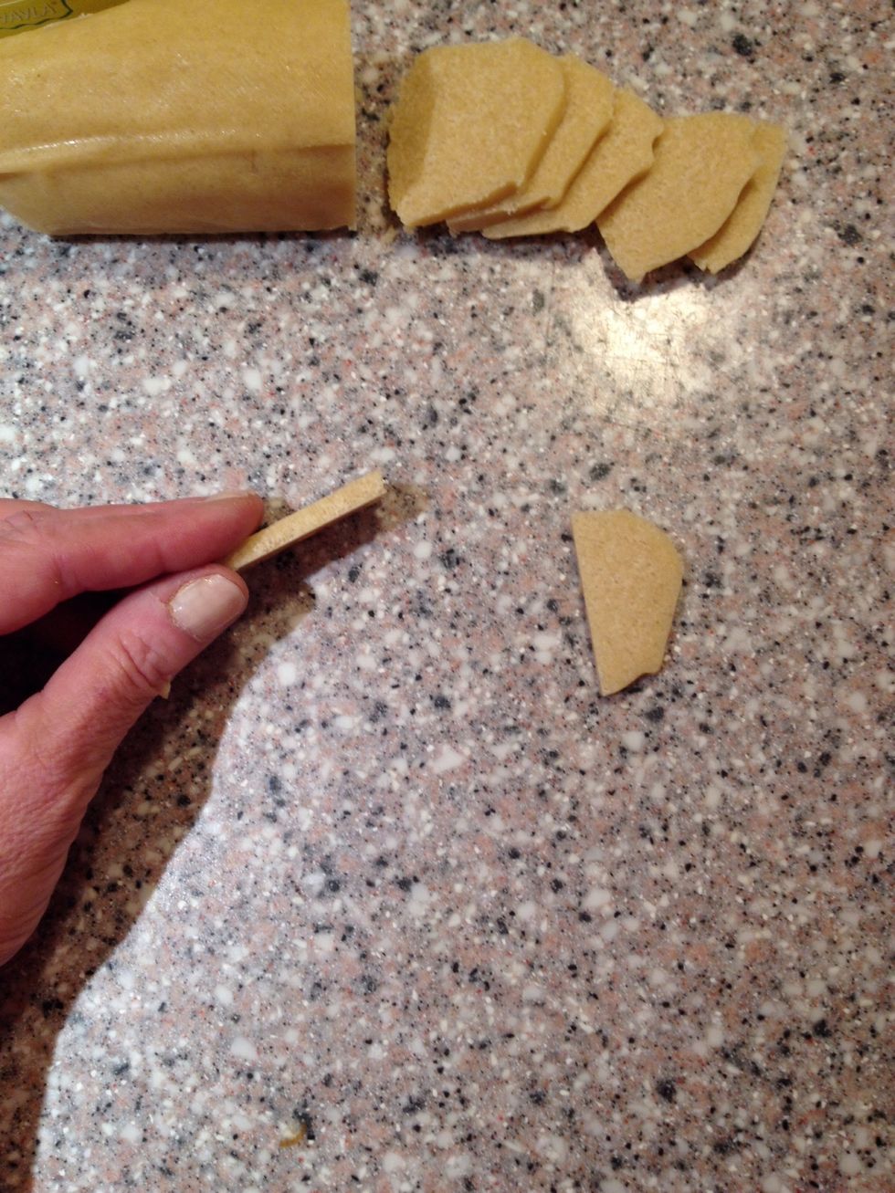 See my guide on how to make the egg custard cream. Turn your oven on to 390\u00b0F/200\u00b0C. Cut the cookie dough in 0.2 inch pieces.