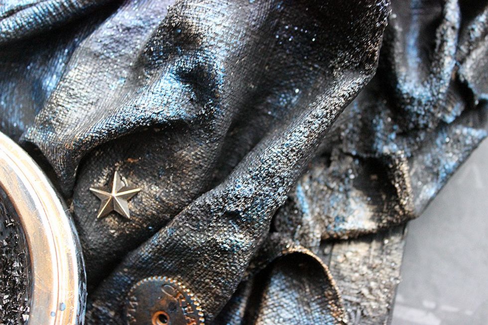 See the beautiful texture the sculpture medium adds to fabric?