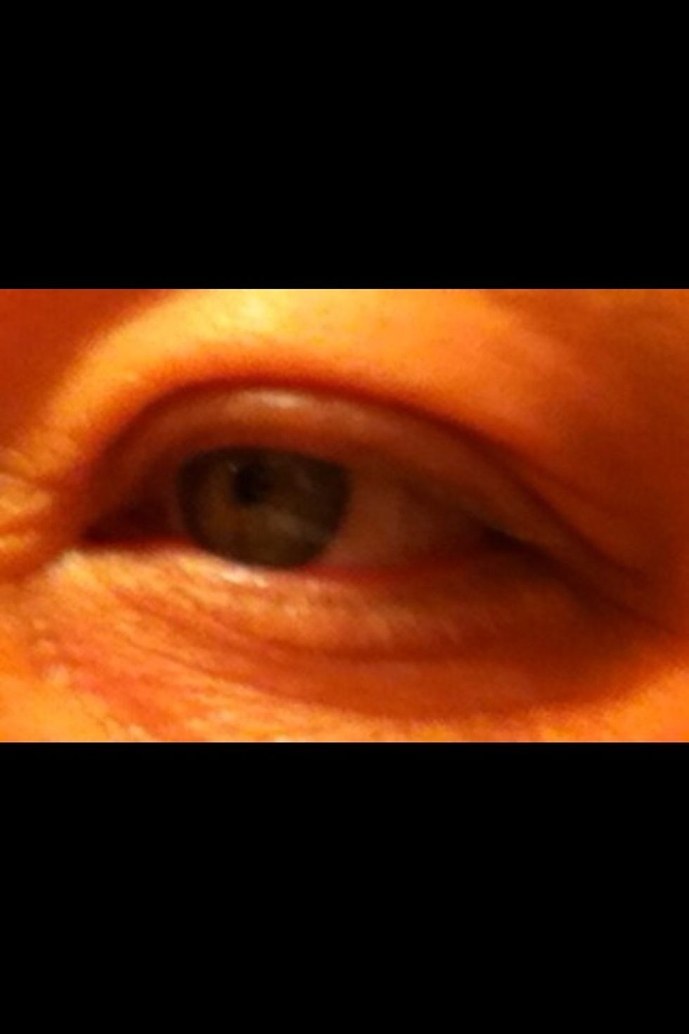 See the dark just on the eyelid? Lets get that off.