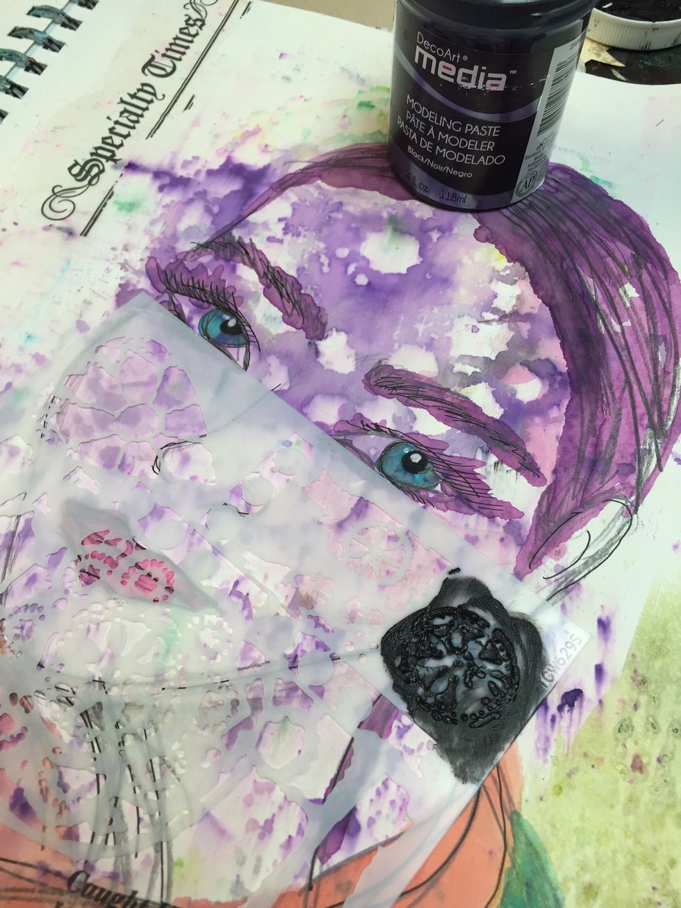 See the lashes done! I love adding an extra layer of texture I'm using the stencil to highlight several areas and composing an earring in this case