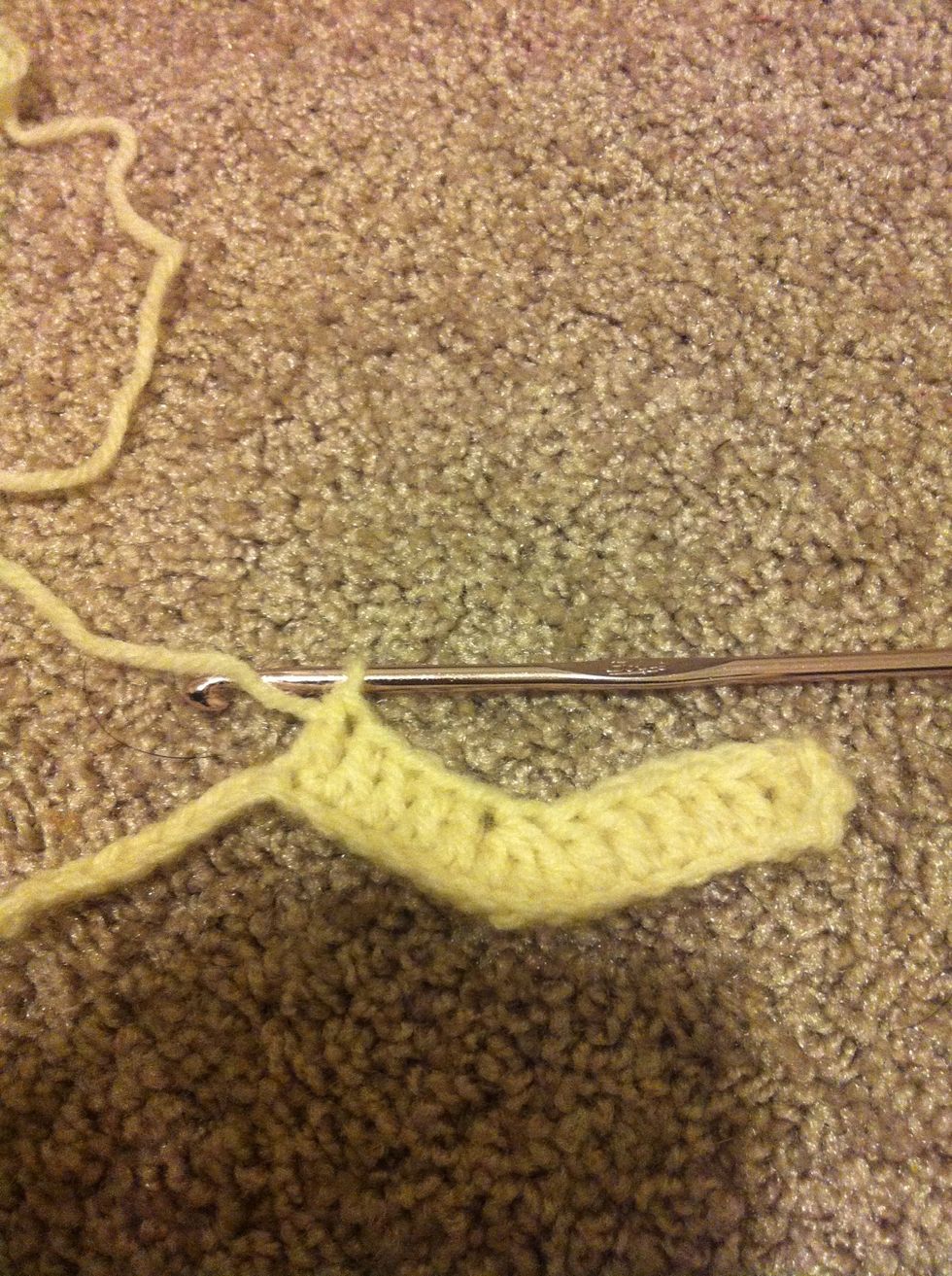 see the ripple coming out already? :) now we make the 2nd special stitch in this pattern: 3 double crochet shell.