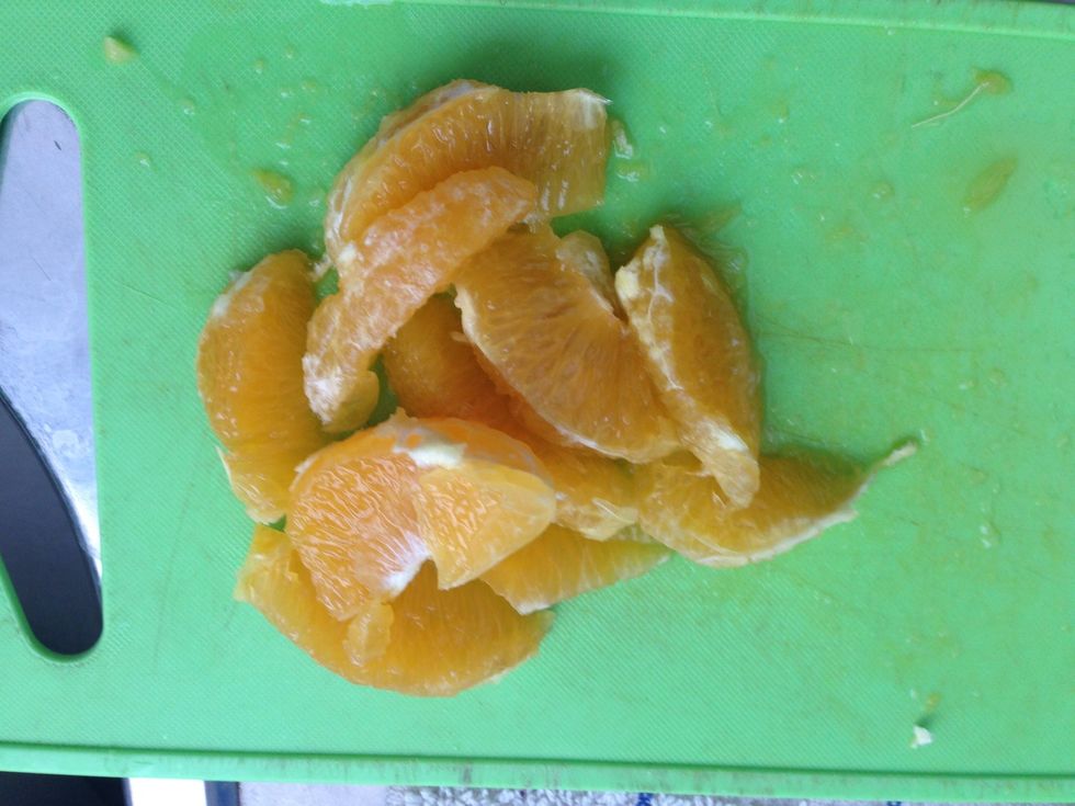 Segment orange, don't throw away the centre piece.