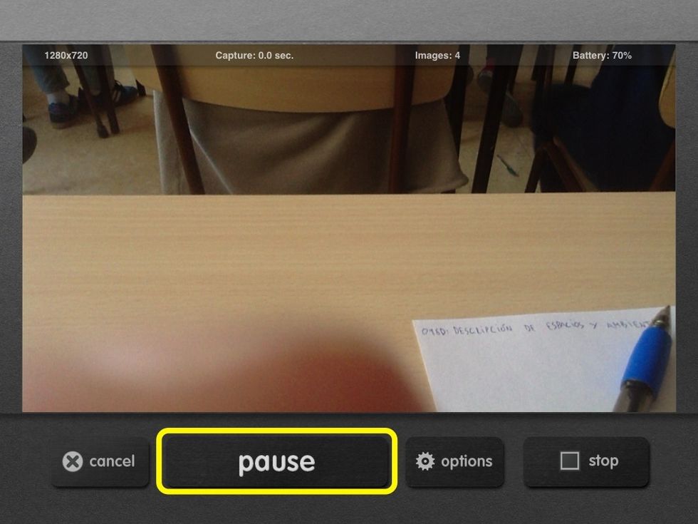 Seguidament, si vols moure algun objecte o \u00e9sser de la gravaci\u00f3, cliques Pause.