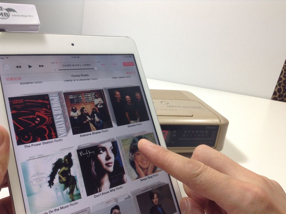 Select any sound or streaming media to be stream from your alarm clock radio.