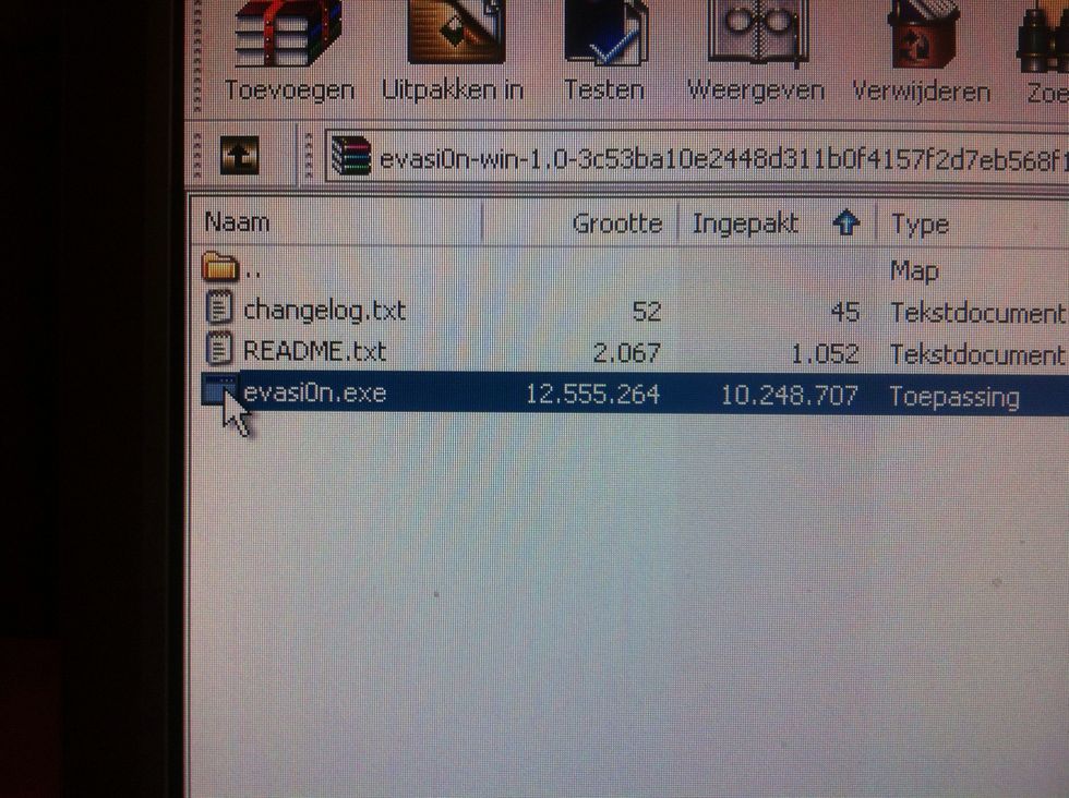 Select evasi0n.exe to open the programm.