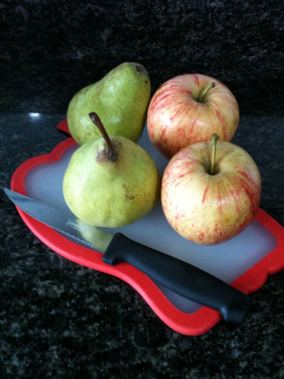 Select the apples and peras (not to ripe)