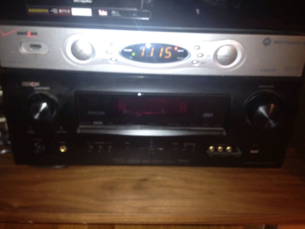 Select the appropriate source for the receiver. You can select the source by turning the knob on the left-hand side of the receiver.