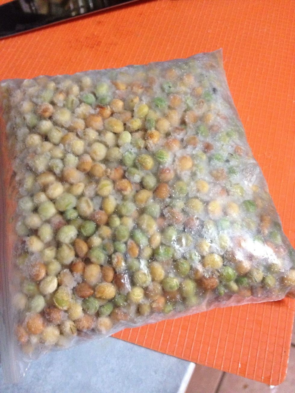 Select your peas.. If you are using fresh ones you have to boil them for 20 mints.
