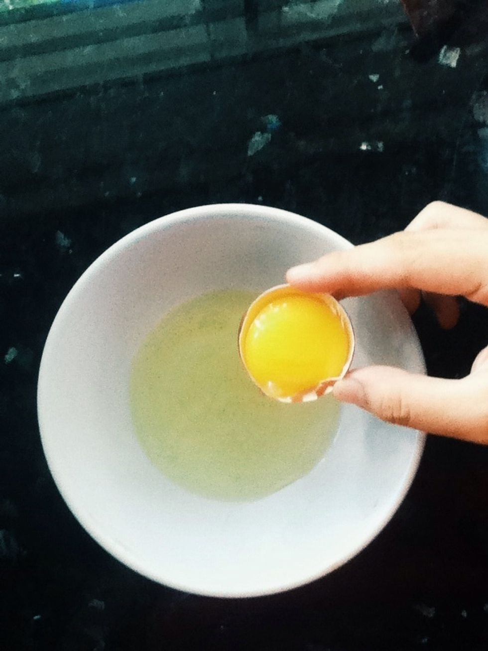 Separate the egg yolks from the egg whites. Be careful at this part to avoid the yolk from breaking.\ud83c\udf73