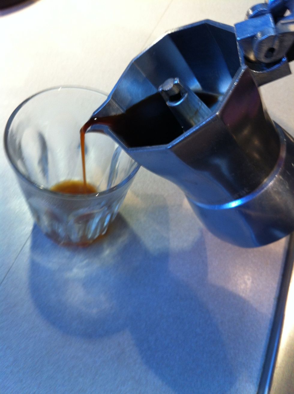 Serve immediately into your pre-warmed cup