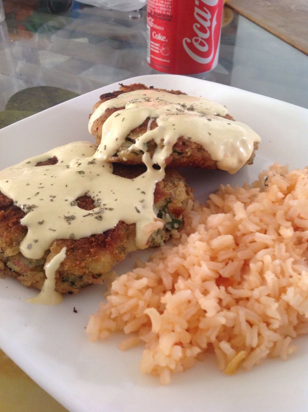 Serve it whit Spanish rice and top the potato cakes whit the aioli, don make it to spicy.... Only if you can handle it \ud83d\ude0f