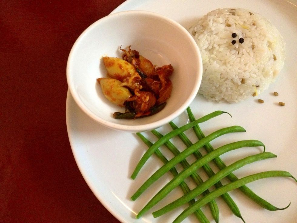 Serve it with sambal, fried anchovies and peanuts, fried or roasted chicken, soft boiled eggs and your favorite veggie dish. I had it as simply as photo above though. \ud83d\ude0b\ud83d\ude0b\ud83d\ude0b WARNING - it's addictive.