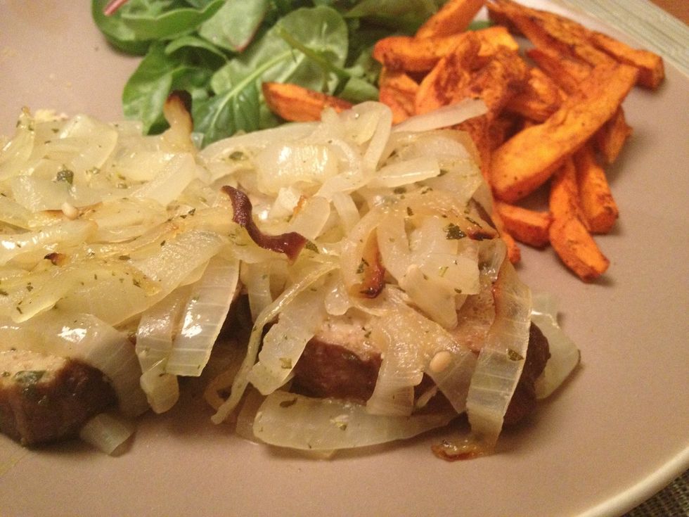 Serve while warm. Here, I am having it with a spinach salad and some sweet potato fries. I like to make this dish for dinner, and then use the leftovers for lunch sandwiches the next day.