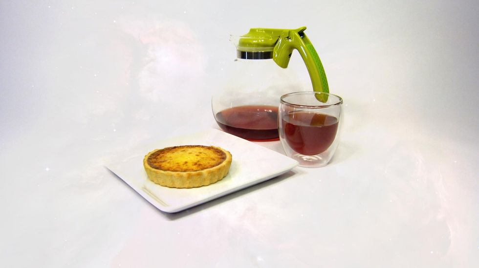 Serve with some quiche. A visual and taste delight with the heady aroma of Ceylon Cinnamon with hints of Citrus.