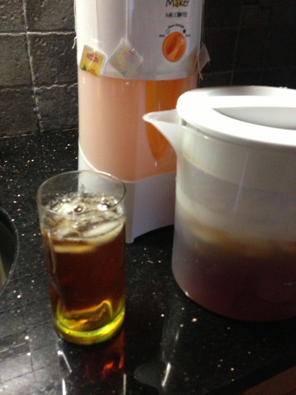 Serve your iced tea and enjoy!