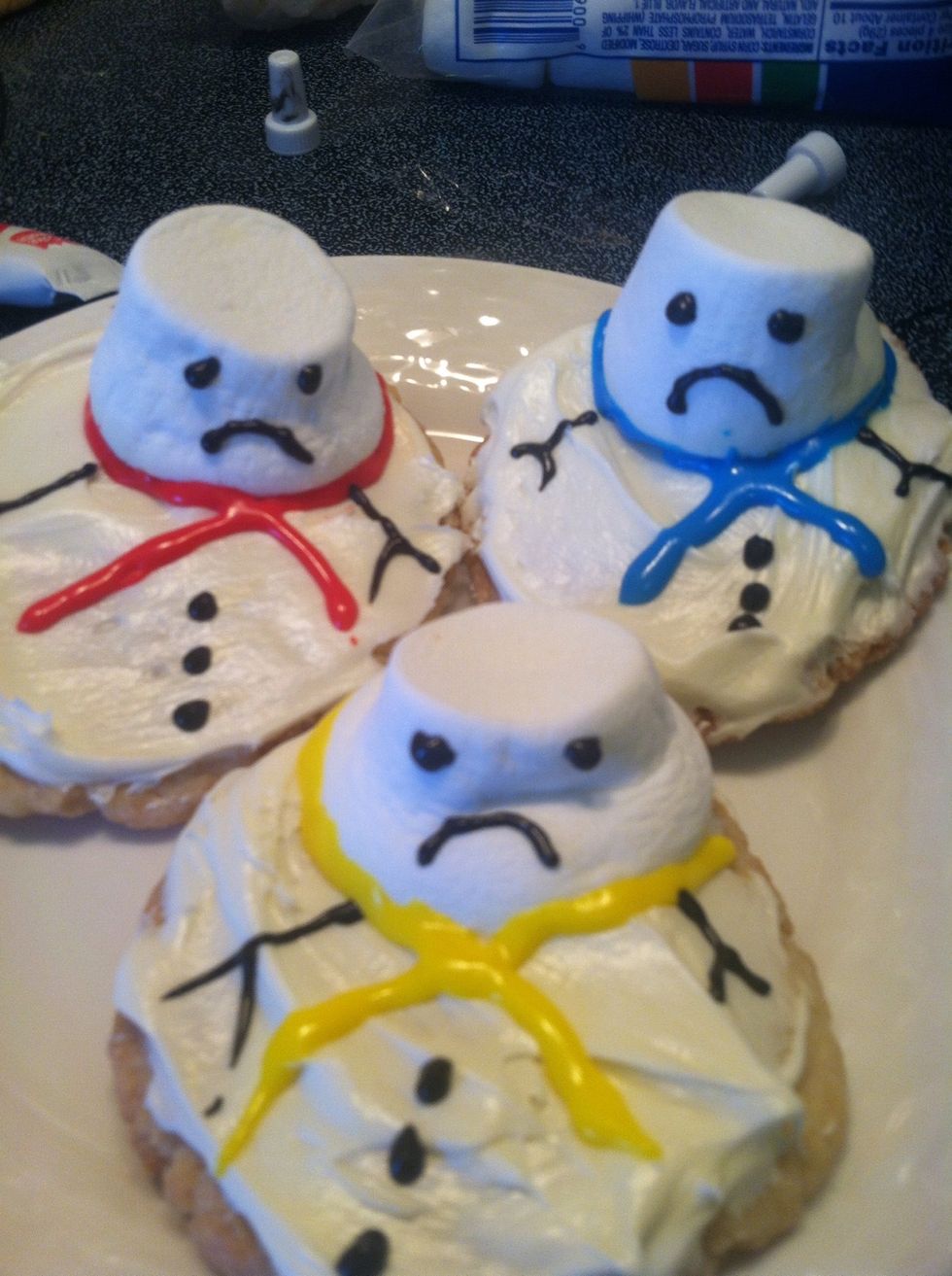 Serve your sad snowmen on a plate and enjoy!