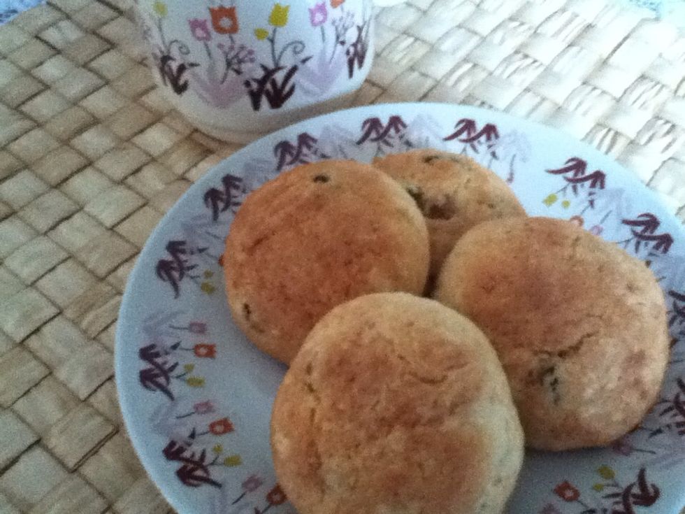 Serves and enjoy your afternoon tea.