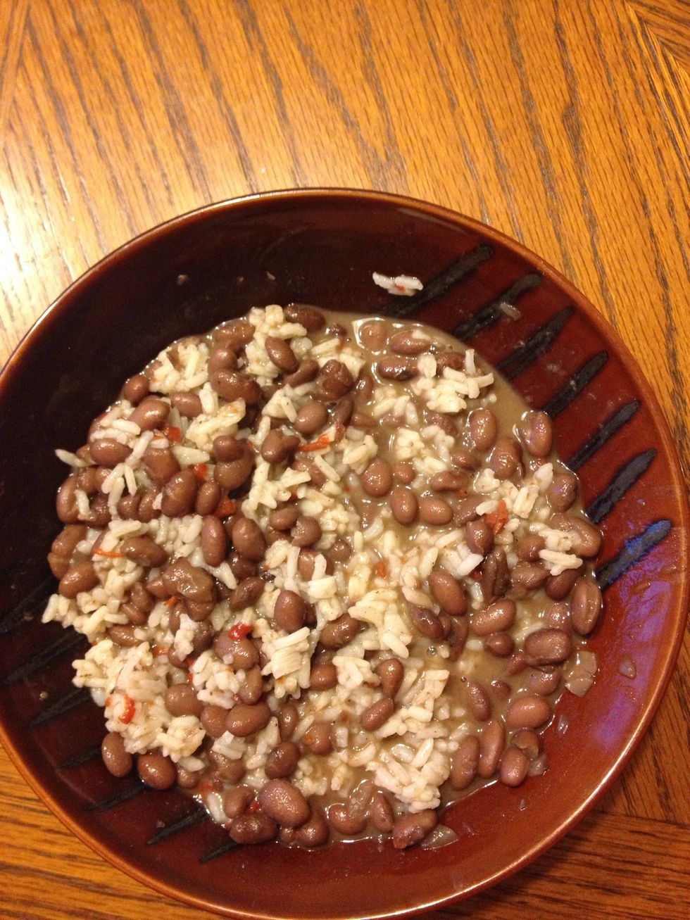 Serving size of soup 1 cup. If you want rice use 1/2 cup rice to 1 cup of black bean soup. Serves 8. Without rice this dish is 6 weight watcher plus points. With rice it's 11.