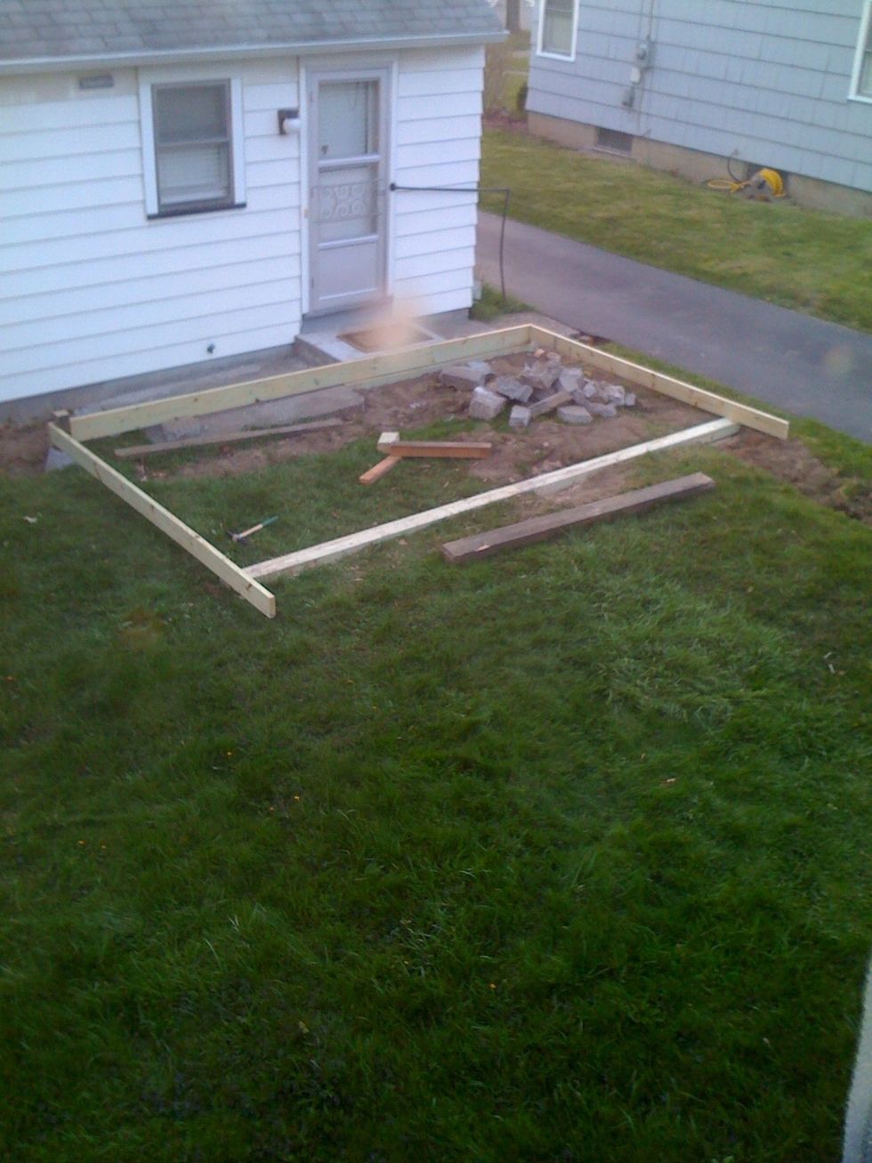 Set 2 side joists to header and on top of 4x4