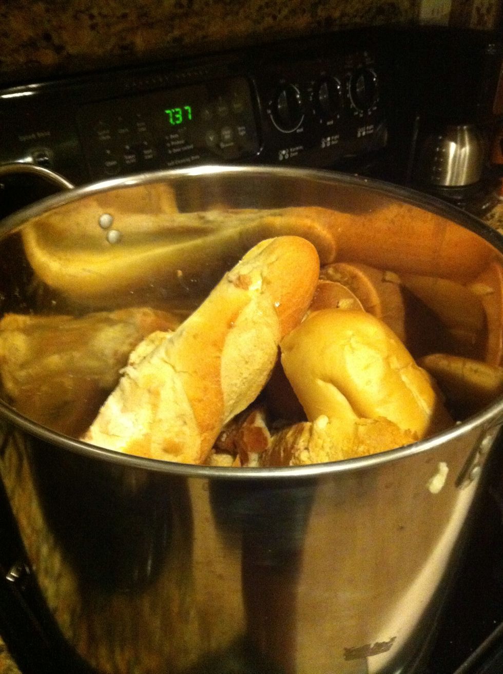 set all the bread in a big deep pan