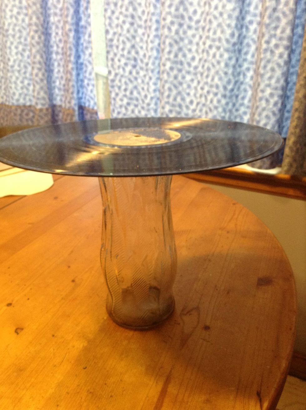 Set it on top of your vase