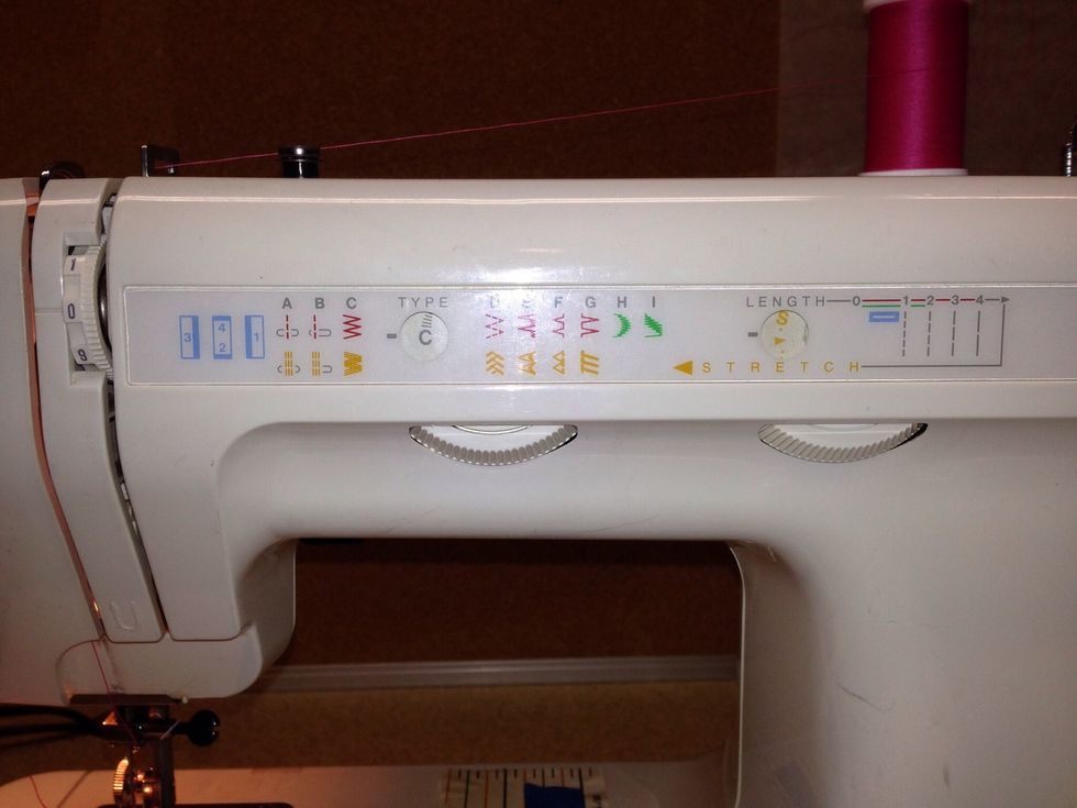 Set machine to: 1. Highest tension, 2. Zigzag stitch, 3. Longest stitch length.