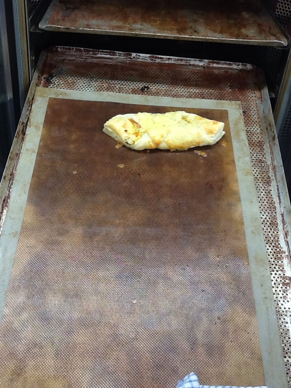 Set oven at 175 degrees Celsius. Bake in an oven for 15 minutes, until golden brown.