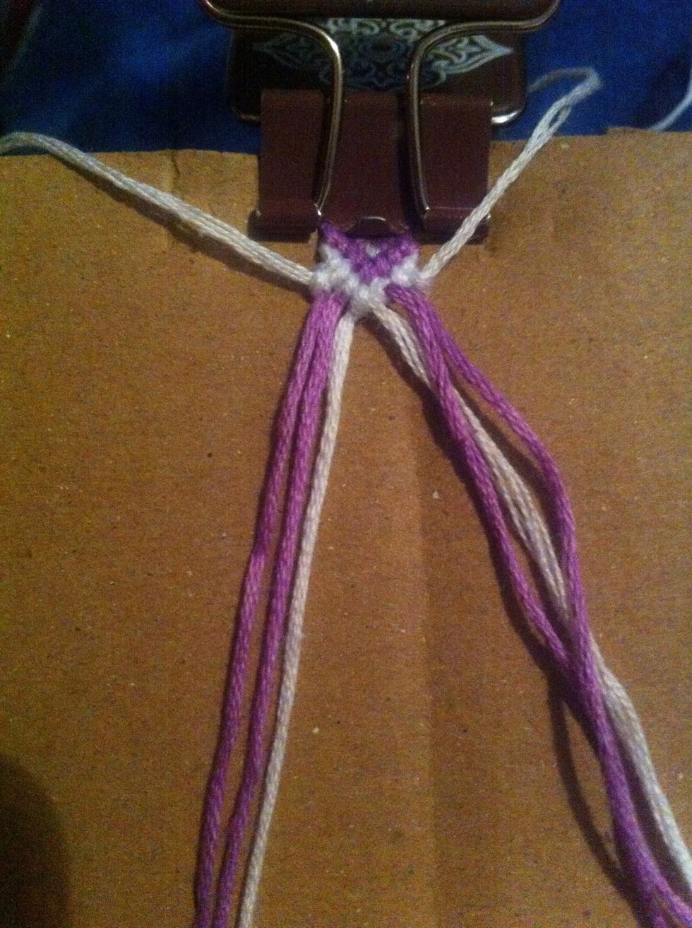 Set the 1st and last string aside, and gather the 3 leftmost strings. Make forward knots with the 1st string over the next 2 strings.