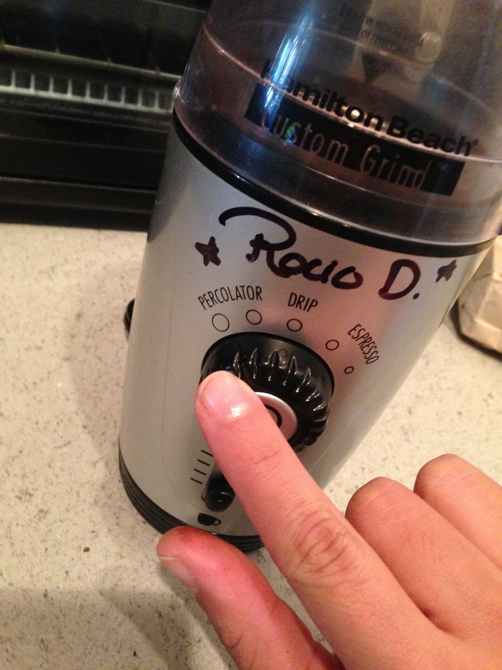 Set the grinder to percolator