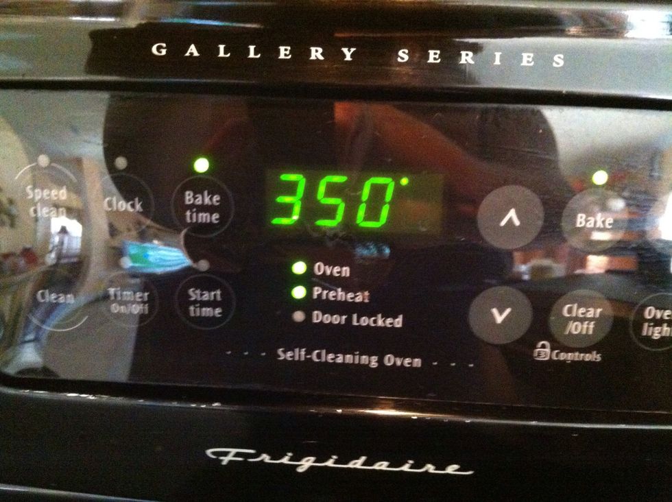 set the oven in 350... will need 20 minutes