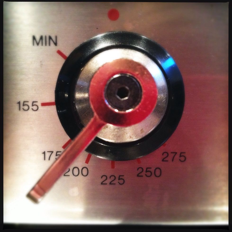 Set the oven to a temperature of 180 degrees. (Celcius)