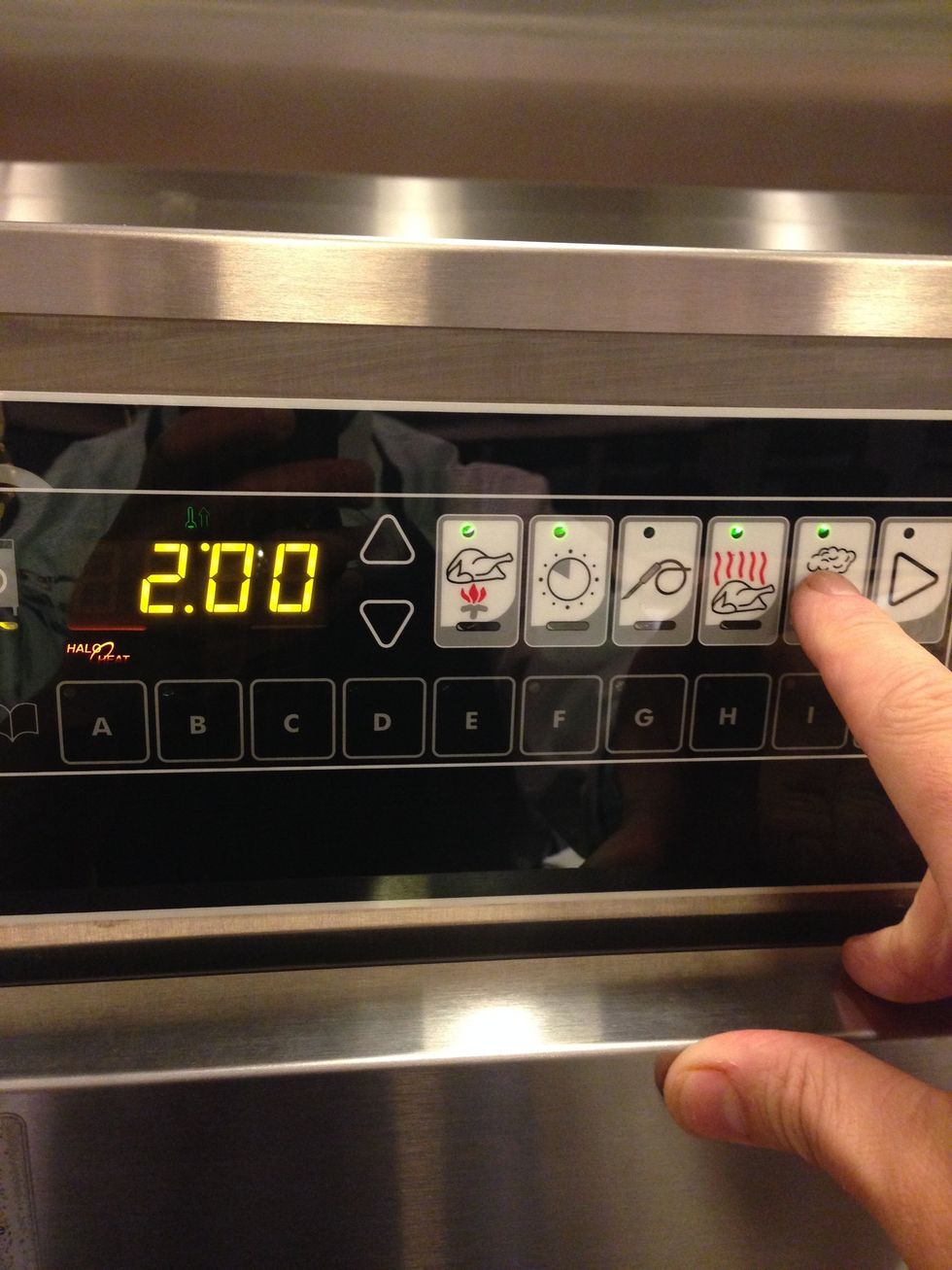 Set the smoking time to 2 hours by pressing this button and then adjusting with the up and down arrows.