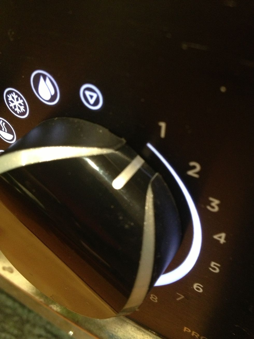 Set to variable 1. Switch on, and then slowly increase speed to variable 5. Blend for 10 seconds at variable 5.
