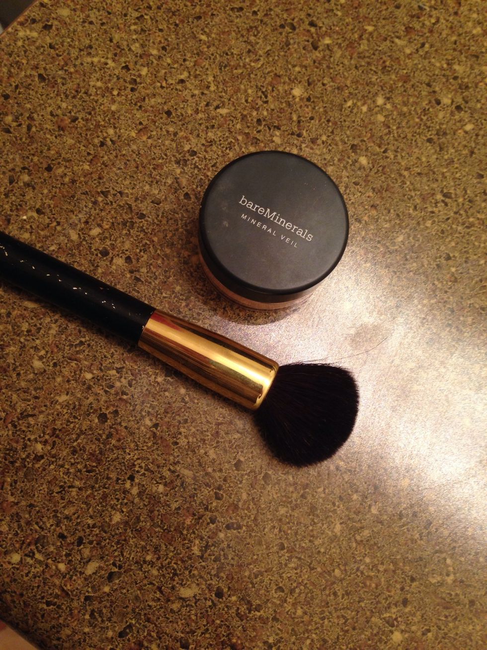 Set your entire face with mineral veil.