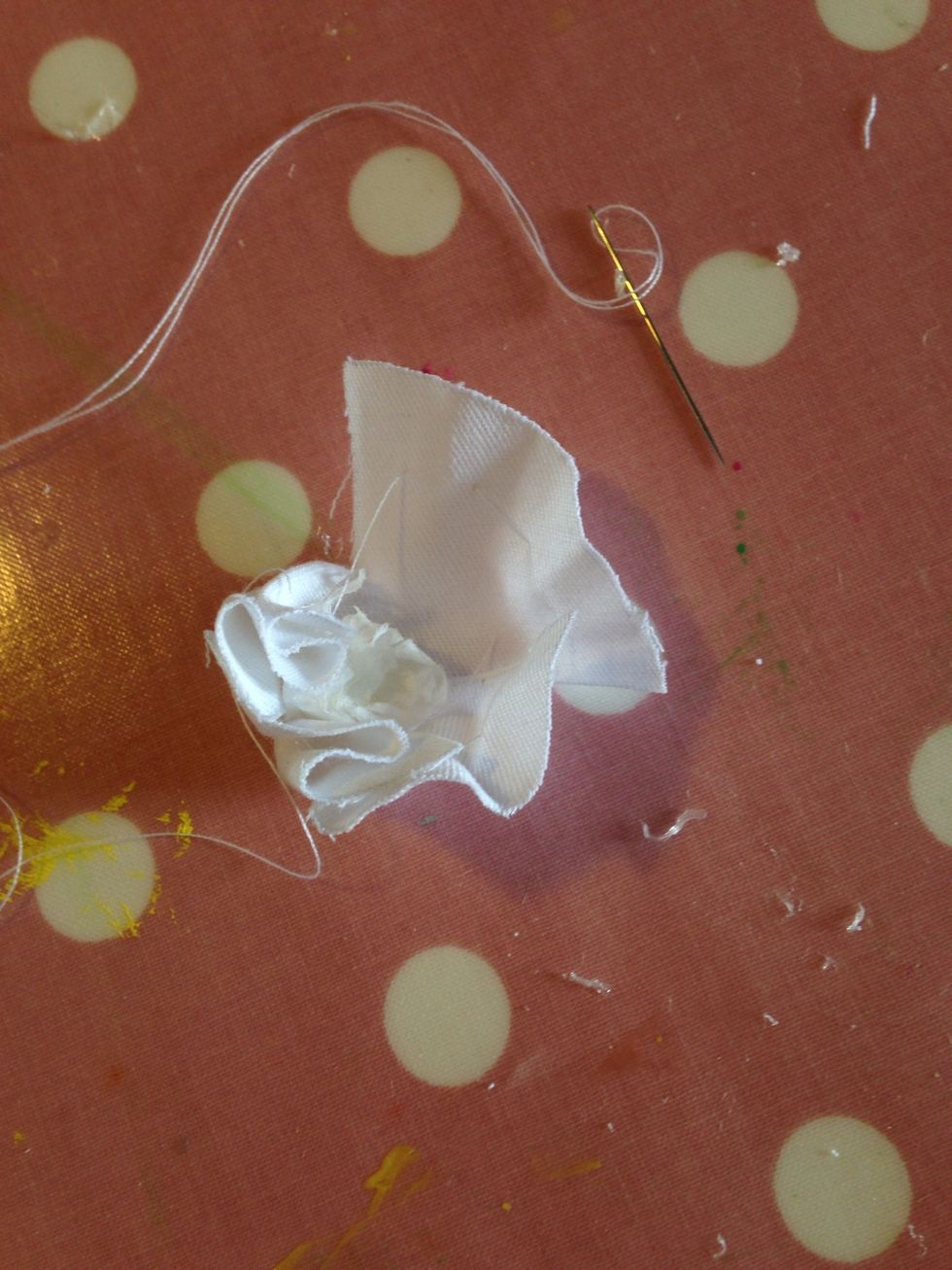 Sew around 1cm away from edge, all the way around the circle, you can use a tissue to stabilise the shape of the bag