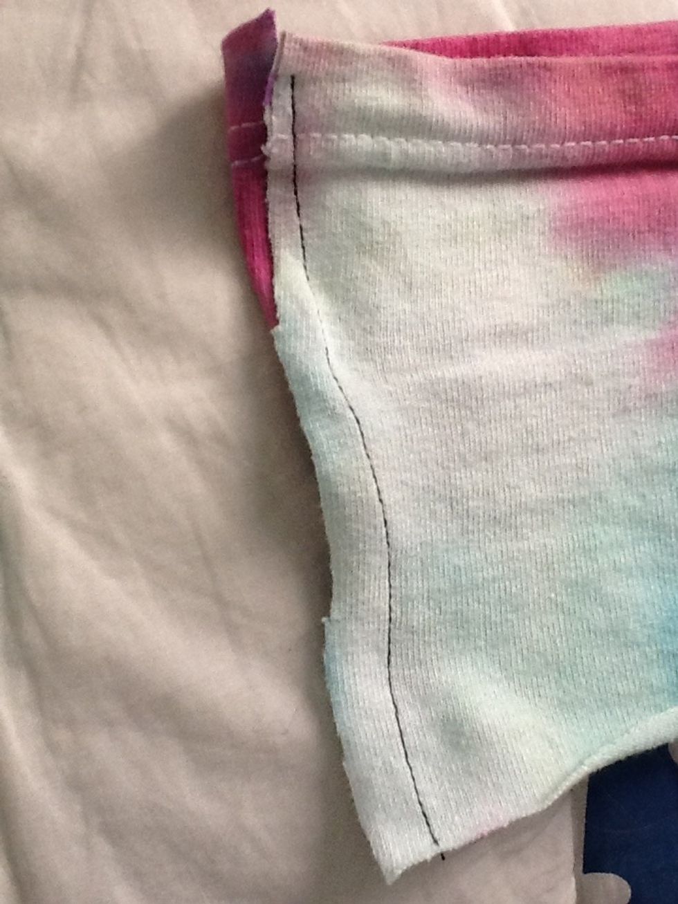 Sew the two open edges together and you're done!