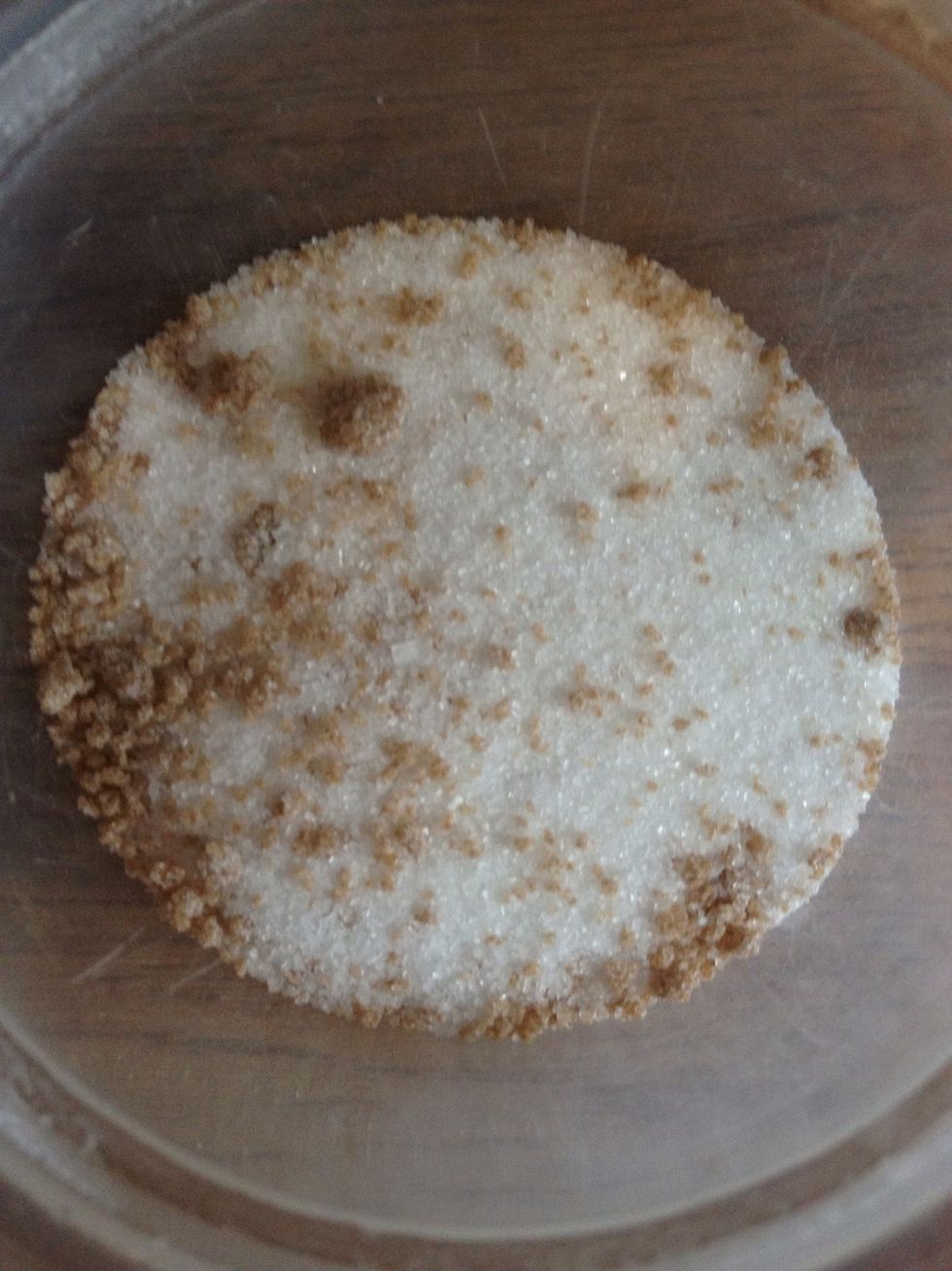 Shake your container well to combine the sugars.