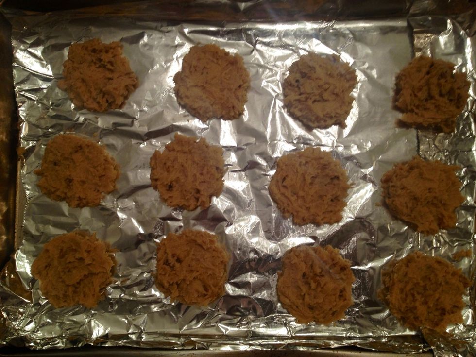 Shape dough into 1 inch ball. Preheat oven to 300 degrees and bake for 7-10 mins.