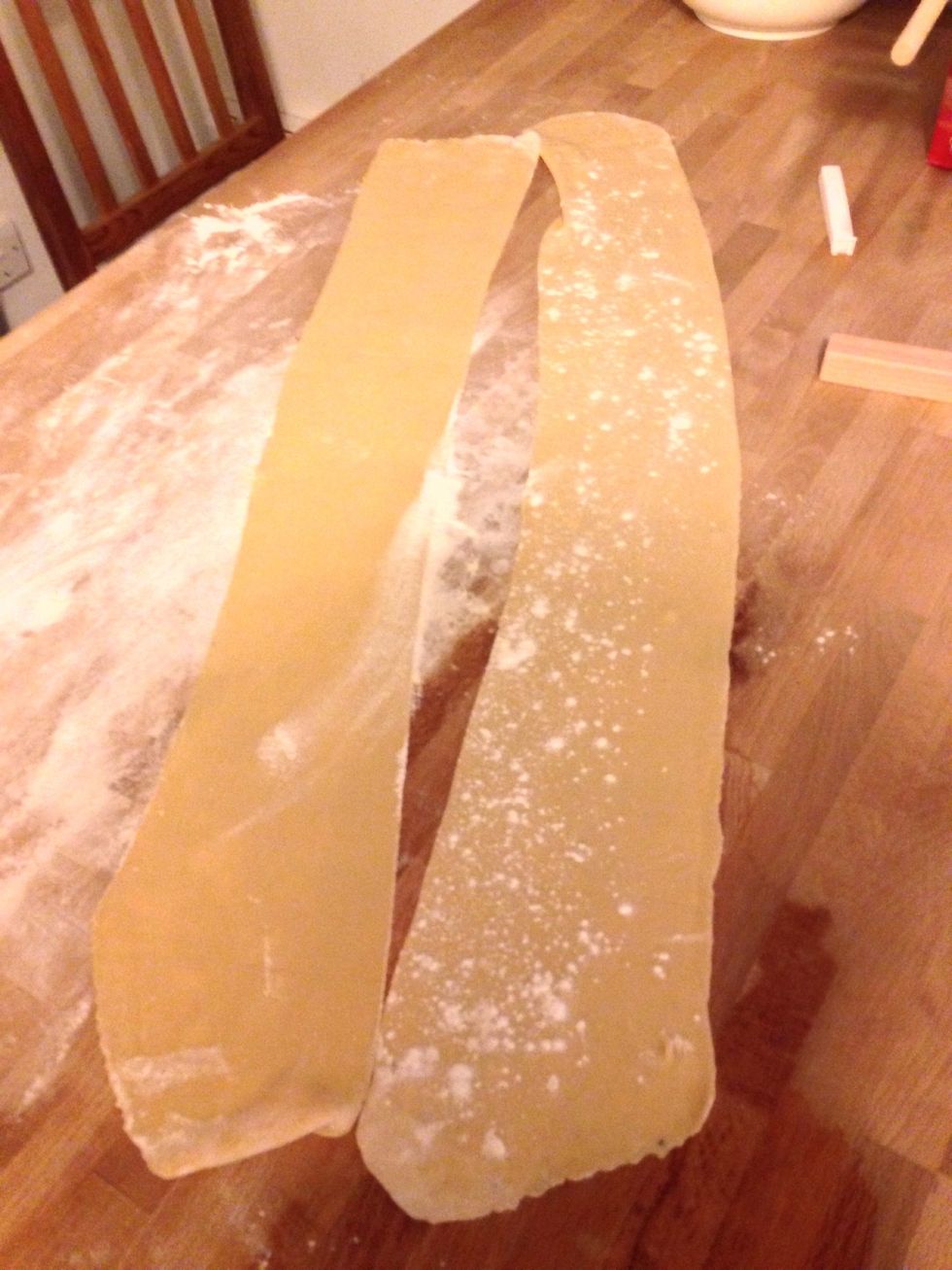 Shape the dough with the pasta machine into your desired form. Enjoy