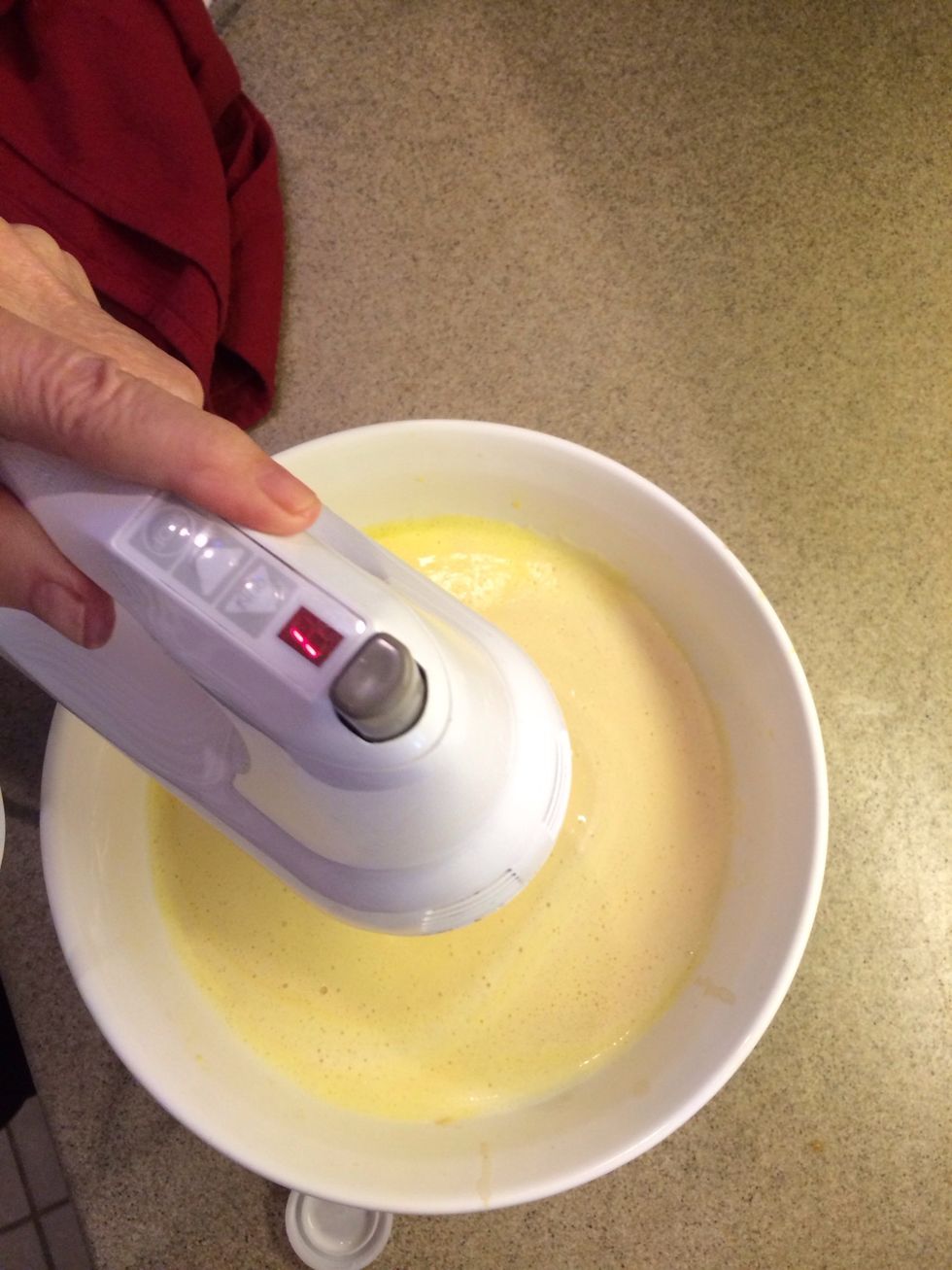 She likes to mix this up a bit slower to not get it too "airy", remember we are making a custard which shouldn't be bubbly.