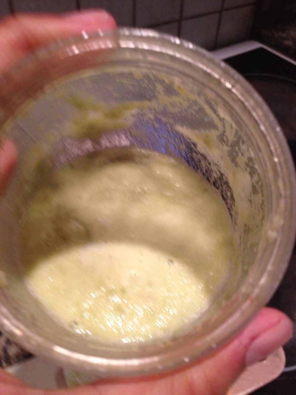 Should look like this. Generally is more green Bt tht depends on the colour of your chili.