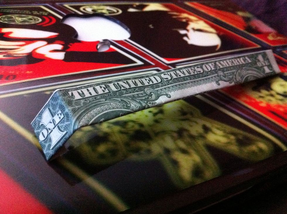 Should look like this when u lay it down. Notice the 1 is now has a square shape.