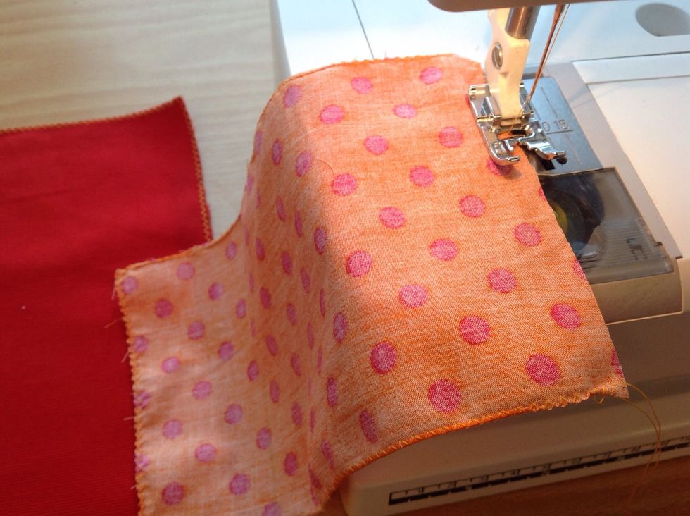 Sicksacka runt fickan.