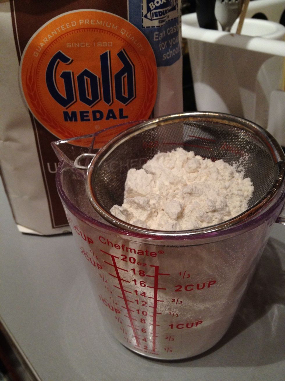 Sift flour, sugar, confectioner sugar.