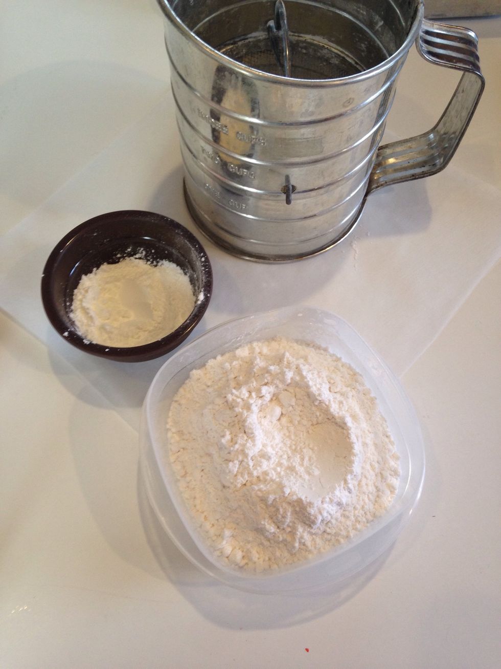Sift together the flour and cornstarch.