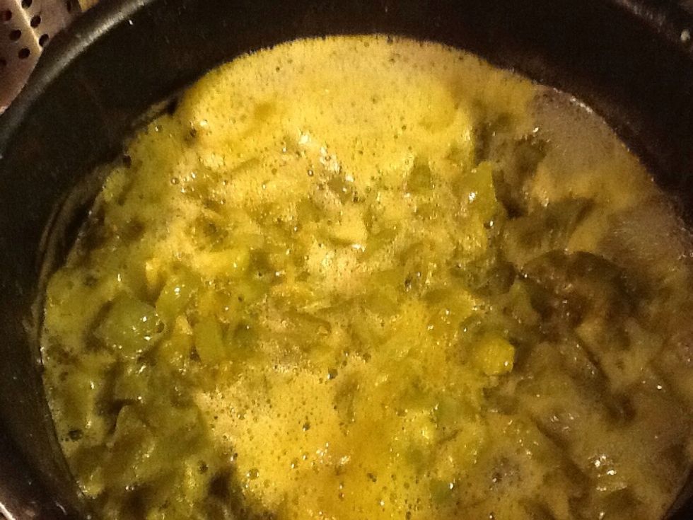 Sino a che comincia a sobbollire e lasciare addensare per circa mezzoretta. Fare la prova piattino per verificare la densit\u00e0 della marmellata. More than 30 minutes cooking very slowly