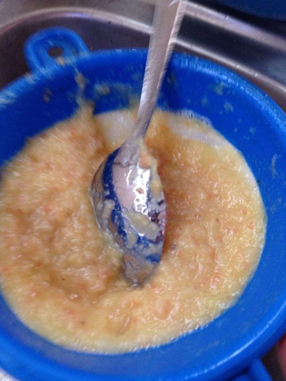 Sire pur\u00e9e and push it through a fine strainer. Discard the fiber left in the strainer.