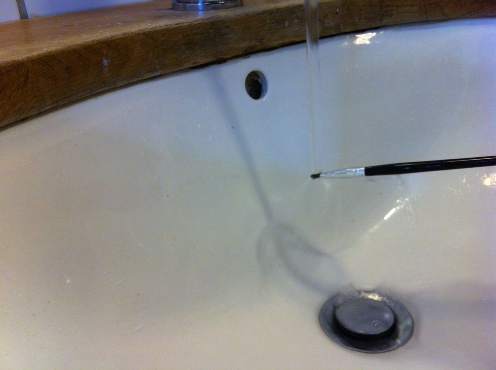 Sk\u00f6lj sedan ur den noggrant