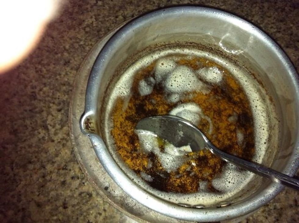 Skim off the foam, turn off the heat and allow it to cool down to room temperature.