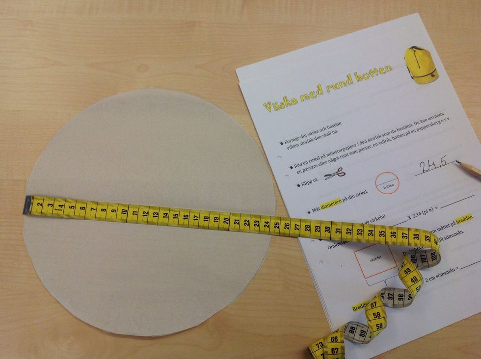 Skriv in det m\u00e5tt du f\u00e5r p\u00e5 ditt papper. Avrunda till n\u00e4rmaste hel eller halv centimeter.